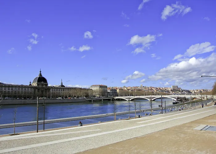 Kyriad Direct Lyon Nord - 2* Dardilly