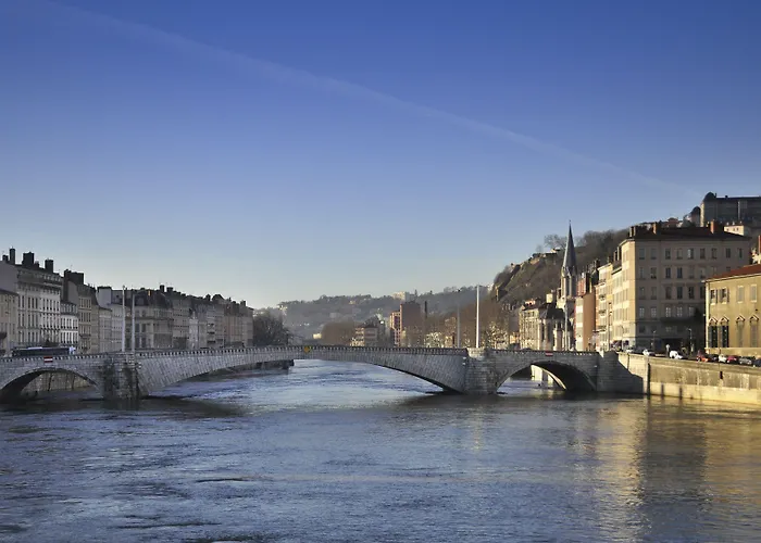 Kyriad Direct Lyon Nord -