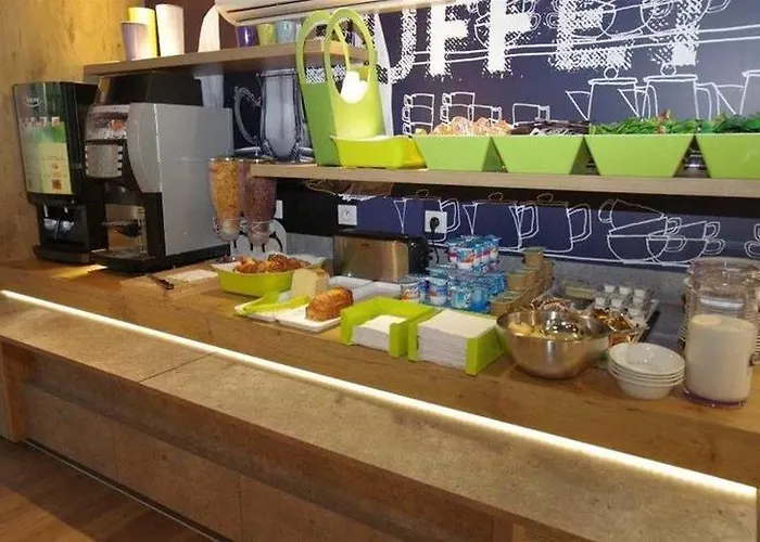 Kyriad Direct Lyon Nord - Szálloda Dardilly