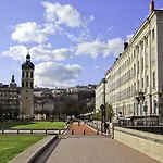 ホテル Kyriad Direct Lyon Nord -