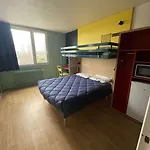 Kyriad Direct Lyon Nord - 2* ダルディリー