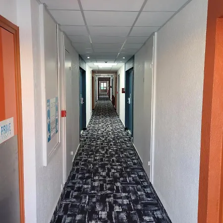 Otel Kyriad Direct Lyon Nord -