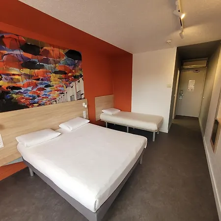 Kyriad Direct Lyon Nord -