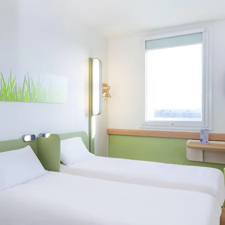 Kyriad Direct Lyon Nord - Otel 2*