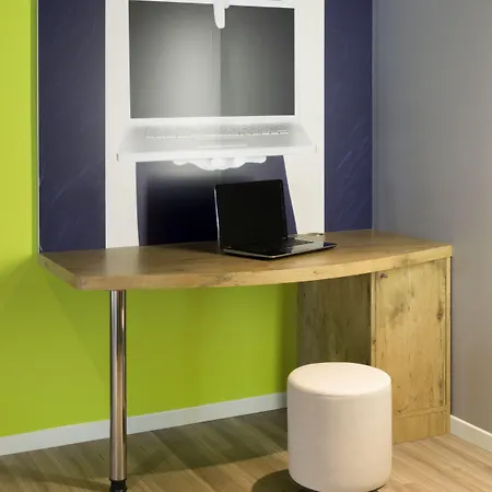 Kyriad Direct Lyon Nord - Otel 2*