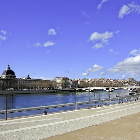 Kyriad Direct Lyon Nord - 2* Dardilly