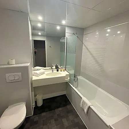 Kyriad Direct Lyon Nord - 2*