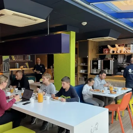 Kyriad Direct Lyon Nord - 2*