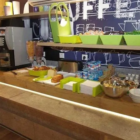 Kyriad Direct Lyon Nord - Otel Dardilly
